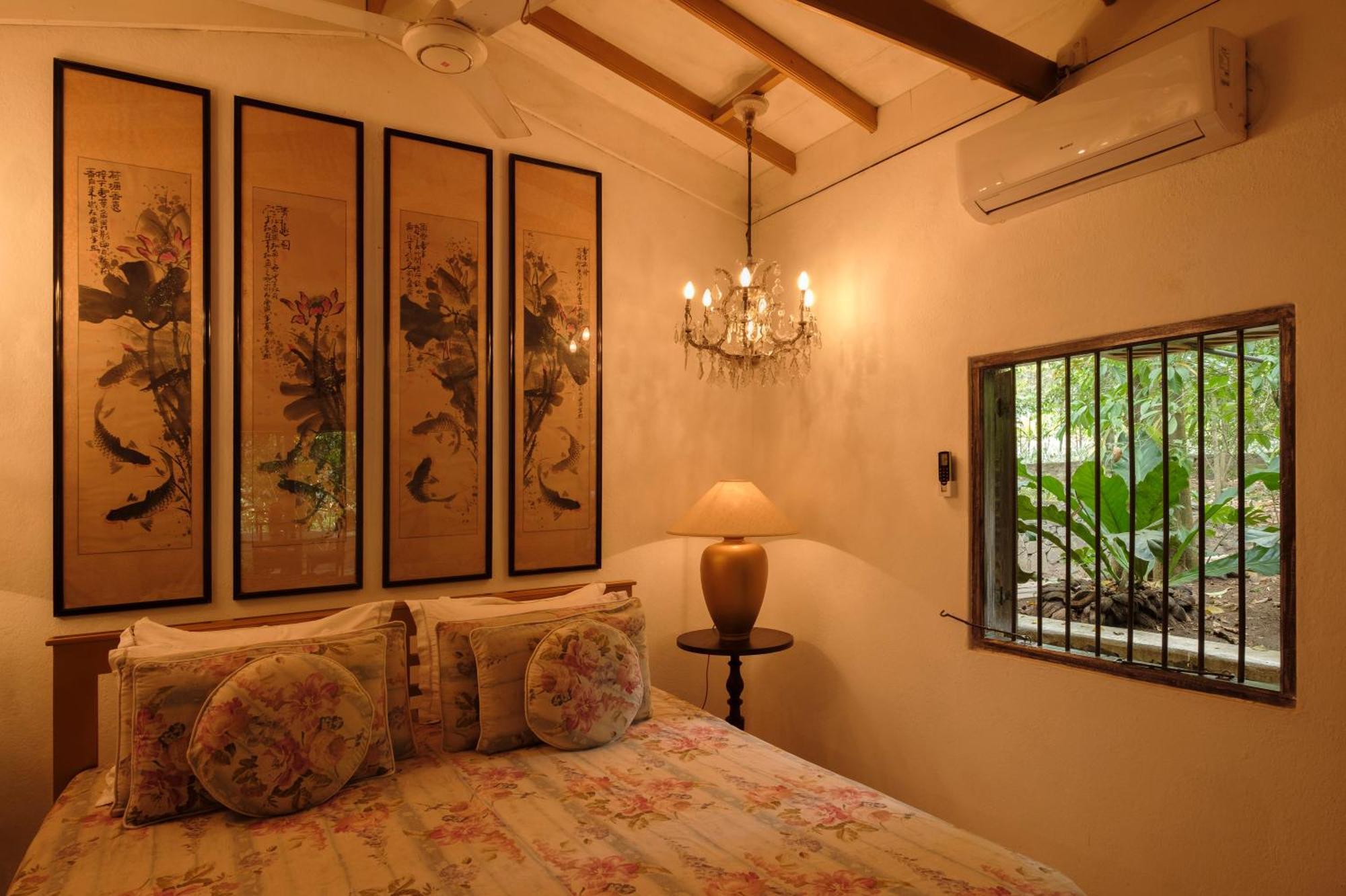 Hotel Casa Heliconia à Gampaha Extérieur photo